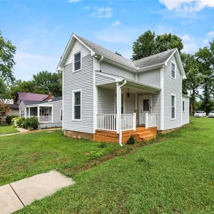 Buy this 4 bed house on 1212 Big Bend Road in Cape Girardeau, MO 63701