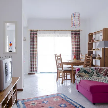Image 8 - Rua de Almada, 2825-450 Costa da Caparica, Portugal - Apartment for rent