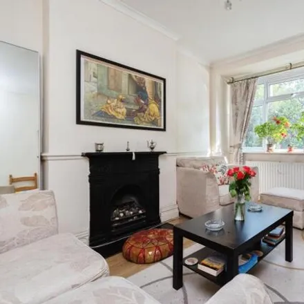 Image 3 - 79 Benhill Road, London, SM1 3RR, United Kingdom - House for sale