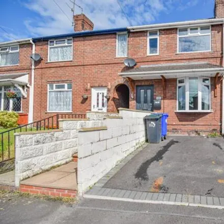 Rent this 3 bed townhouse on Maureen Avenue in Tunstall, ST6 5LH