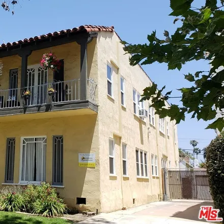 Buy this studio townhouse on 204 South Rexford Drive in Beverly Hills, CA 90212