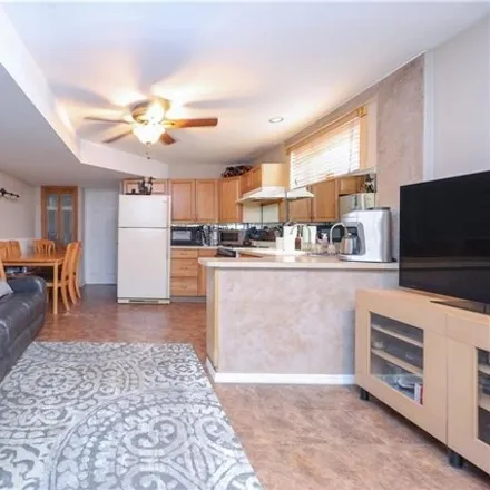 Image 4 - 200 Lucille Avenue, New York, NY 10309, USA - Duplex for sale