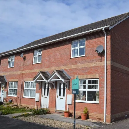 Rent this 2 bed duplex on Goldfinch Grove in Cullompton, EX15 1UG
