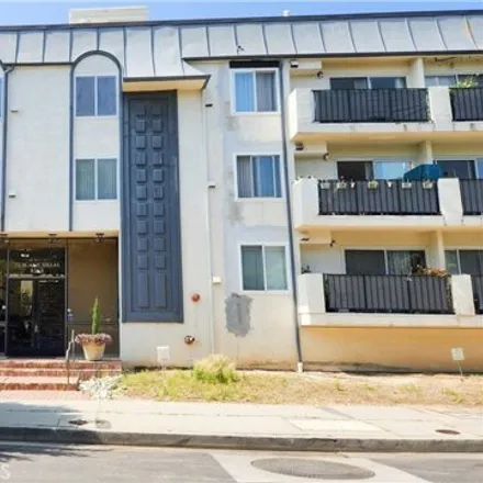 Buy this 1 bed condo on 8163 Redlands Street in Los Angeles, CA 90293