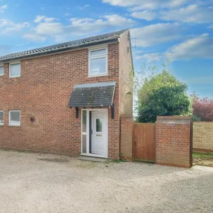 Rent this 3 bed house on Clarence Close in Chelmsford, CM2 6SE