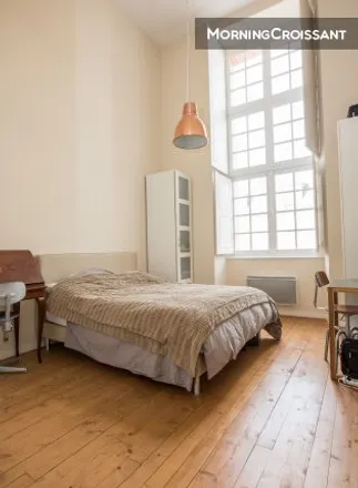 Rent this 2 bed apartment on Fontainebleau in Centre, FR