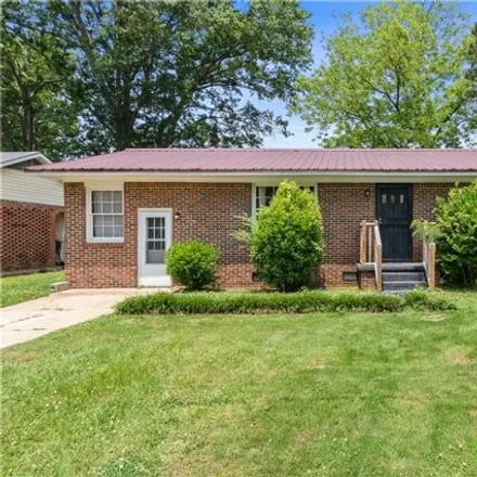 Buy this 3 bed house on 4108 27th Street in Tuscaloosa, AL 35401