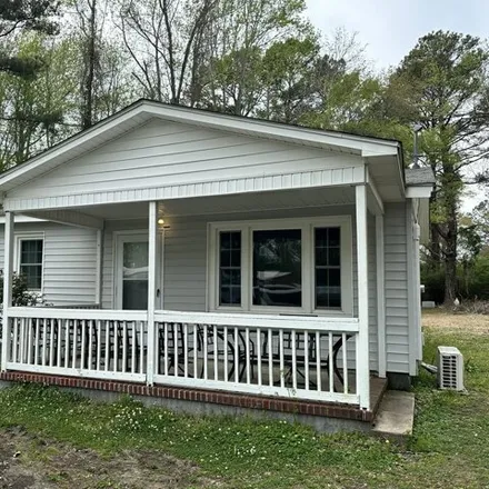 Rent this 2 bed house on 167 East Point Street in Richlands, NC 28574