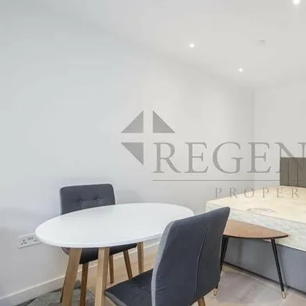 Image 5 - unnamed road, London, W6 0GY, United Kingdom - Loft for sale