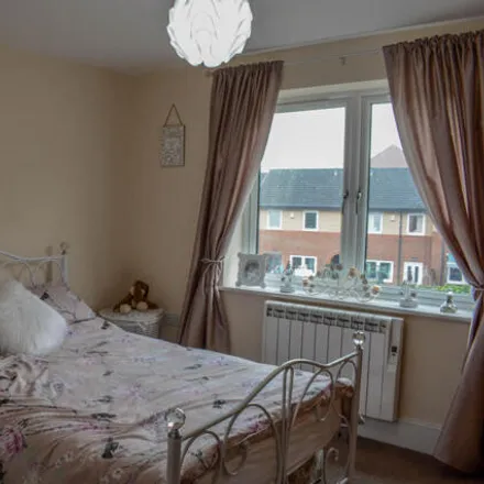 Image 5 - Harlington Court, Denaby Main, DN12 4EG, United Kingdom - Room for rent