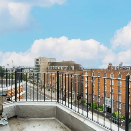 Rent this 1 bed apartment on Heathway Court in Finchley Road, Childs Hill