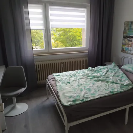 Rent this 2 bed apartment on Cafe Nord in Engelbosteler Damm, Engelbosteler Damm 96