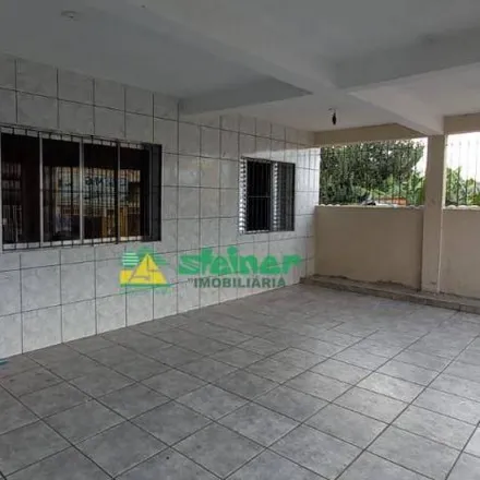 Rent this 2 bed house on Rua Netuno in Bela Vista, Guarulhos - SP