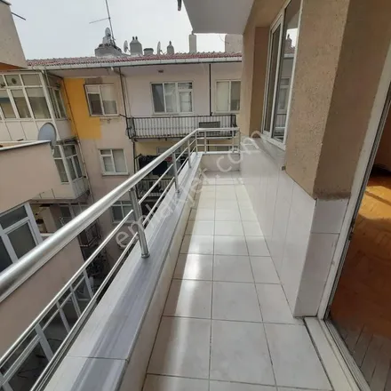 Rent this 3 bed apartment on Mevlana Caddesi in Dereboyu Caddesi, 34188 Bahçelievler