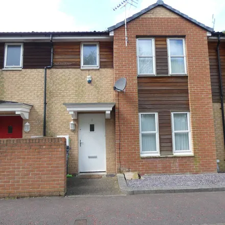 Rent this 3 bed townhouse on Anson Walk in Newcastle upon Tyne, NE6 3UB