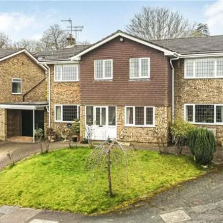 Buy this 5 bed house on 46 Fieldway in Berkhamsted, HP4 2NY