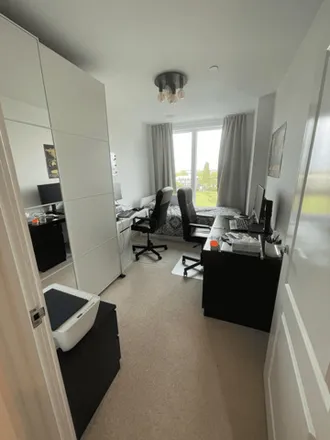 Image 1 - Lamington Heights, 8 Madeira Street, London, E14 6TR, United Kingdom - Room for rent