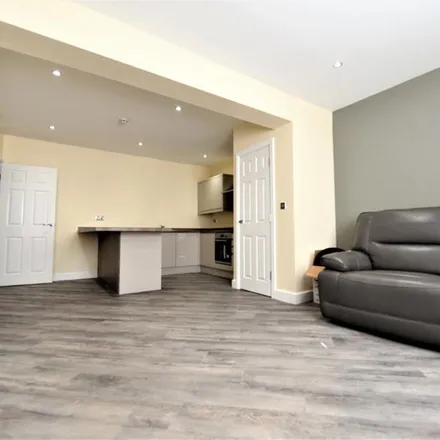 Rent this 2 bed apartment on Angelos Pizza in 28 Woodsley Road, Leeds