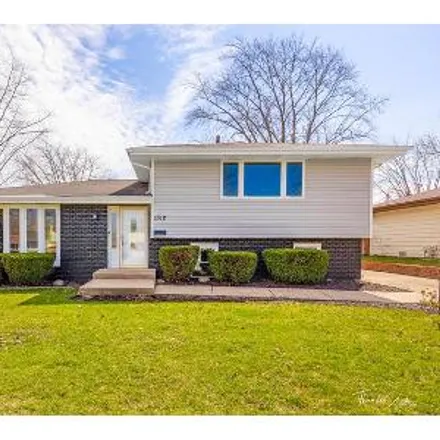 Buy this 3 bed house on 1340 Devonshire Drive in Joliet, IL 60435