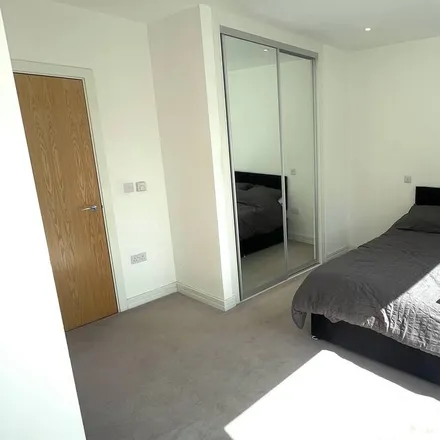 Image 8 - London, CR5 2RF, United Kingdom - Apartment for rent
