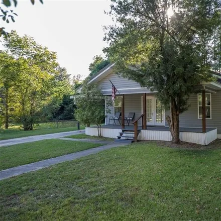 Buy this 3 bed house on 1307 Jeannie Street in Pineville, LA 71360
