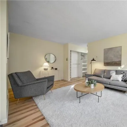 Buy this 1 bed condo on 2747 Dupont Avenue South in Minneapolis, MN 55408