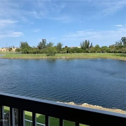 Rent this 2 bed condo on 5200 Nw 31st Ave Apt 36 in Fort Lauderdale, Florida