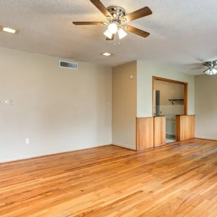 Image 7 - 3007 36th St, Lubbock, Texas, 79413 - House for sale