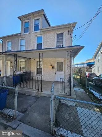 Rent this 3 bed house on Pearl Harbor Memorial Bridge (Northbound) in Schuylkill River Trail, Ernest