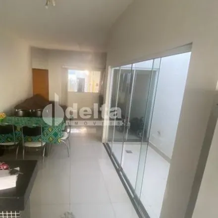 Buy this 3 bed house on Rua da Secretária in Planalto, Uberlândia - MG