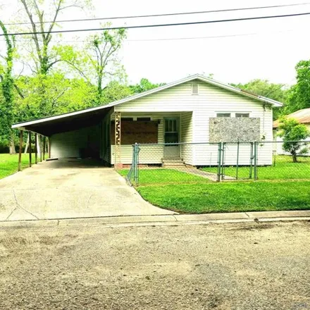 Buy this 2 bed house on 1768 Ware Street in Opelousas, LA 70570