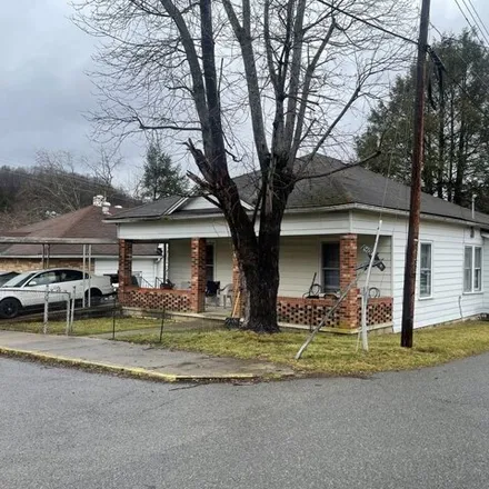 Image 2 - 399 Mound Street, Mount Hope, Fayette County, WV 25880, USA - House for sale
