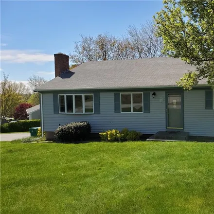 Rent this 3 bed house on 24 Longmeadow Avenue in Middletown, RI 02842