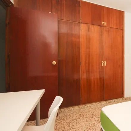 Image 5 - Alain Afflelou, Calle Infanta Beatriz, 18002 Granada, Spain - Room for rent