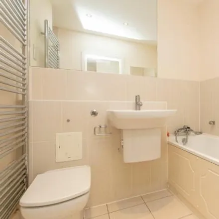 Image 5 - Copperfield Court, Upper Chantry Lane, Canterbury, CT1 3HP, United Kingdom - Apartment for sale