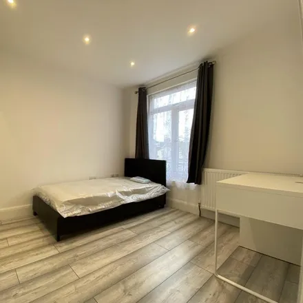 Rent this 1 bed room on Wellington Road in London, HA3 5SD