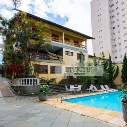 Buy this 8 bed house on Rua Vicente de Carvalho in Vila Príncipe de Gales, Santo André - SP