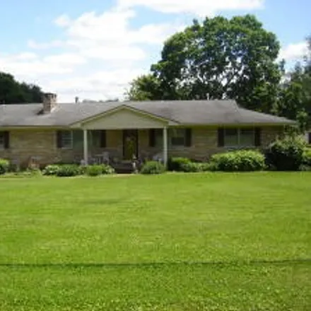 Image 1 - 829 Huntertown Road, Woodford Village, Versailles, KY 40383, USA - House for sale