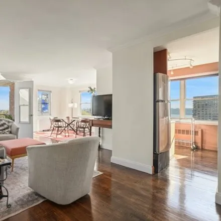 Image 6 - 650 West 239th Street, New York, NY 10463, USA - Apartment for sale