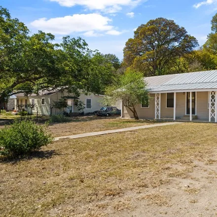 Image 2 - 420 Circle Avenue, Kerrville, TX 78028, USA - House for sale