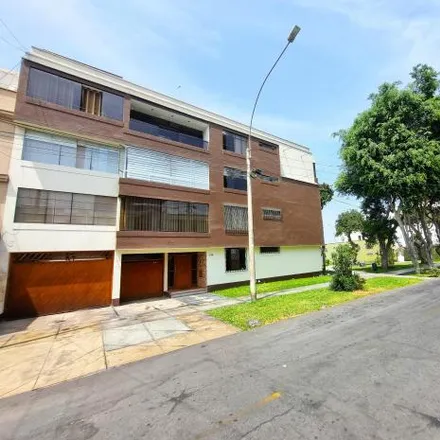 Rent this 2 bed apartment on Jirón Alfredo Rosenblat in Santiago de Surco, Lima Metropolitan Area 51132