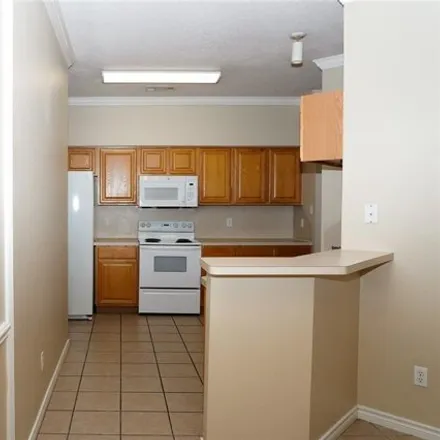 Image 4 - 324 Fraternity Row, College Station, TX 77845, USA - Condo for sale