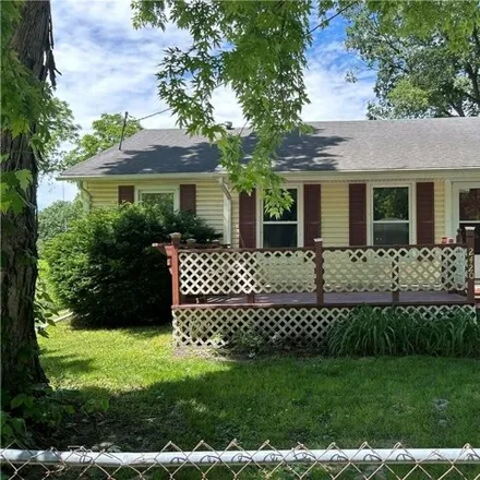 Buy this 3 bed house on 2474 East 37th Street in Des Moines, IA 50317