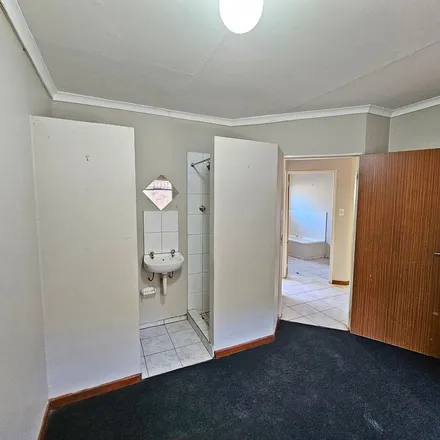 Image 5 - Andries Pretorius Street, Navalsig, Bloemfontein, 9300, South Africa - Townhouse for rent
