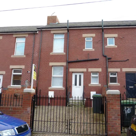 Rent this 2 bed townhouse on Wylam Street in Craghead, DH9 6EW