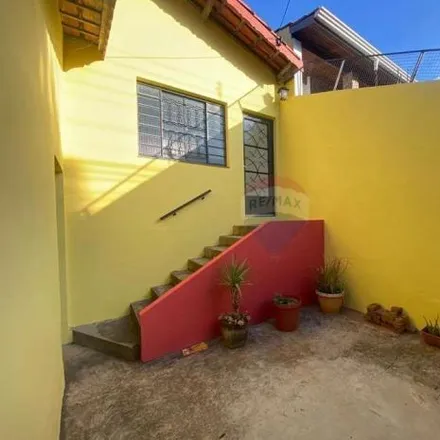 Rent this 2 bed house on Rua Benedito Cirineu Mendes in Alvinópolis, Atibaia - SP