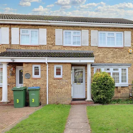 Rent this 3 bed townhouse on Stamford Road in Elmbridge, KT12 3JY