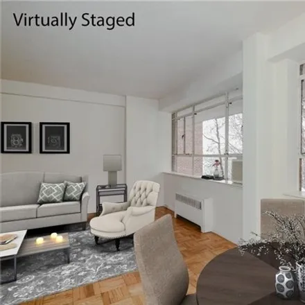 Image 4 - 2727 Palisade Avenue, New York, NY 10463, USA - Apartment for sale