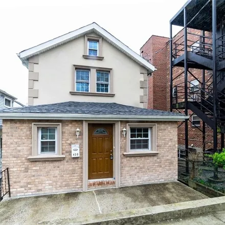 Buy this 3 bed house on 420 Swinton Avenue in New York, NY 10465