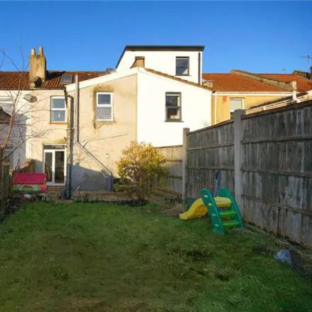 Image 5 - 31 Thicket Road, Bristol, BS16 4LW, United Kingdom - Townhouse for sale